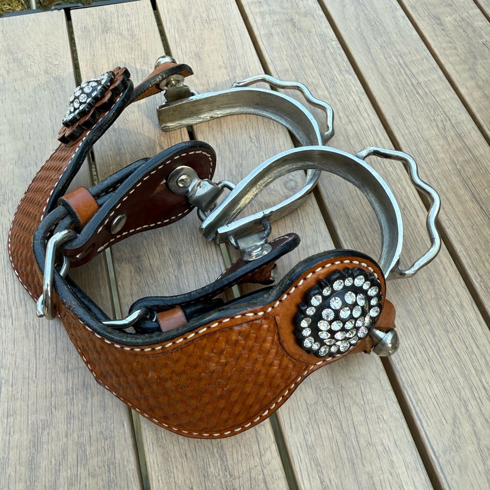 Leather Bar H Bumper Spurs